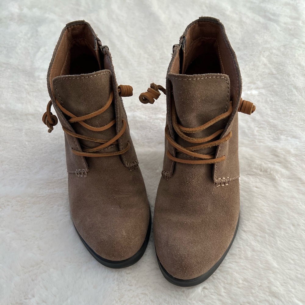 Sperry Taupe Lace Up Boots